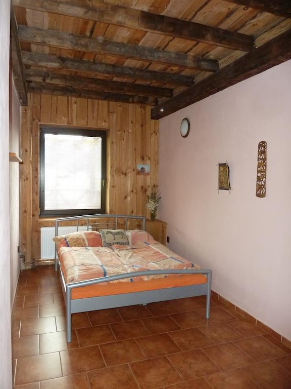 Q Ranch Hotel Bezdekov  Room photo