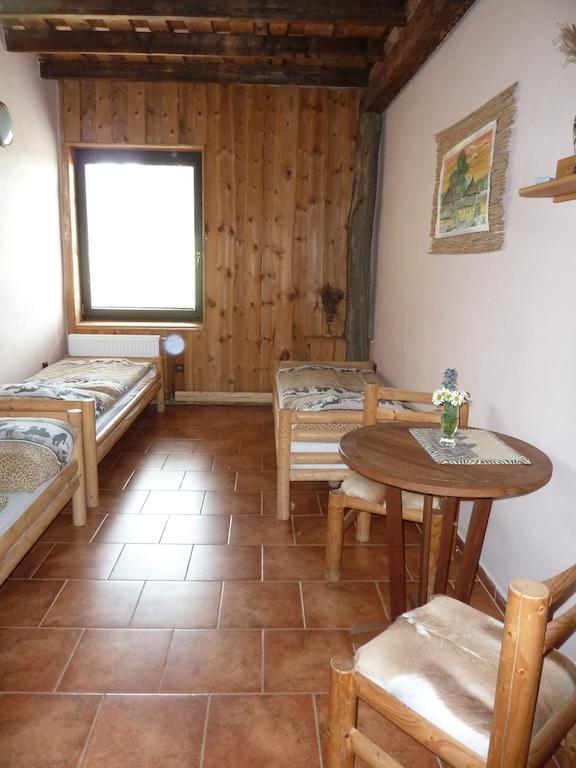 Q Ranch Hotel Bezdekov  Room photo